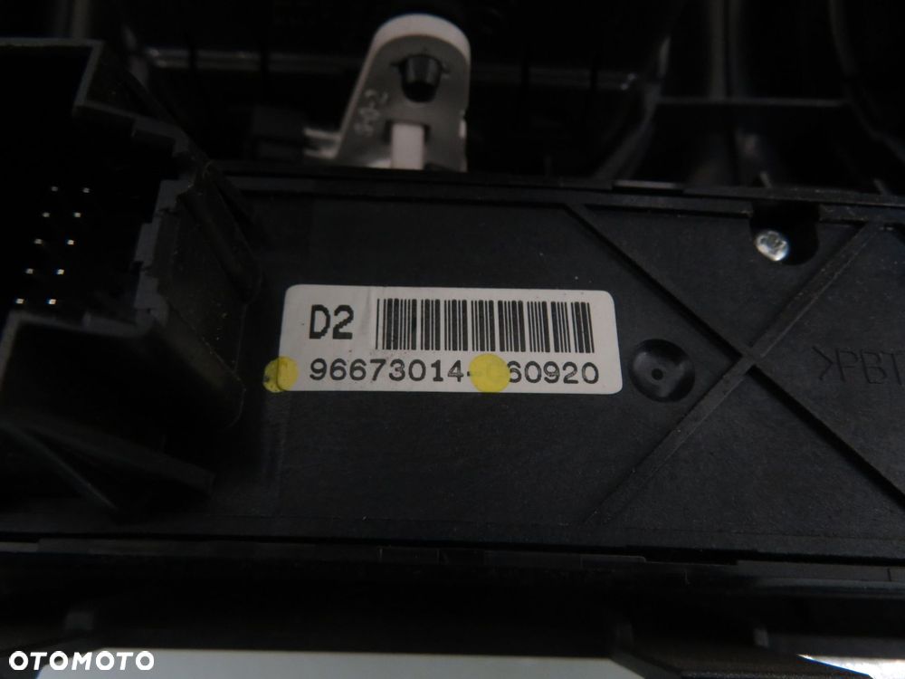 KRATKA NAWIEWU ŚRODEK OPEL ANTARA A (L07) 96673014 - 9