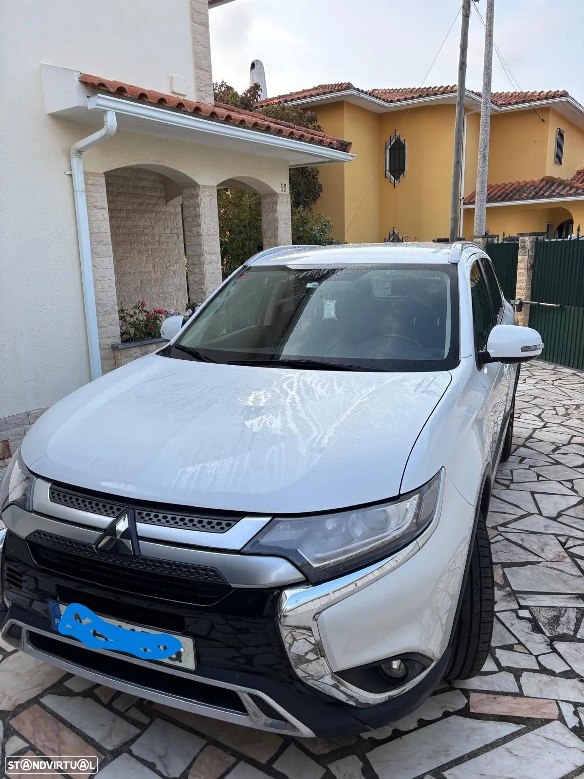 Mitsubishi Outlander 2.0 Kaiteki CVT - 1