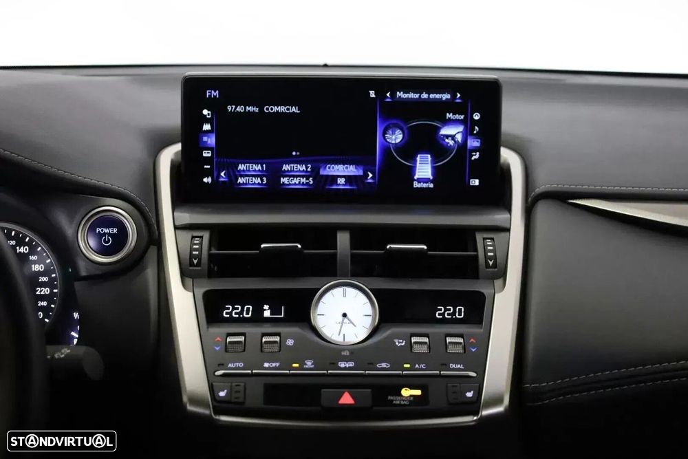 Lexus NX 300h Executive Plus - 29