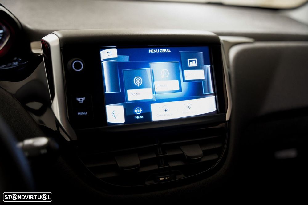 Peugeot 208 1.2 VTi SE Style - 6
