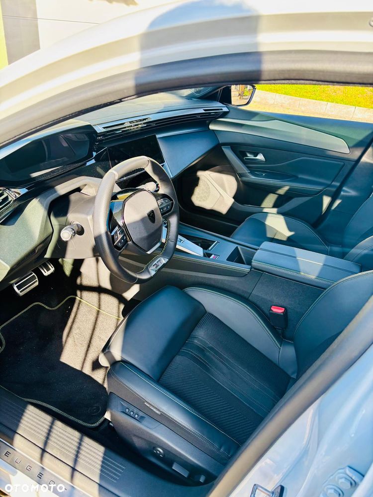 Peugeot 408 - 5