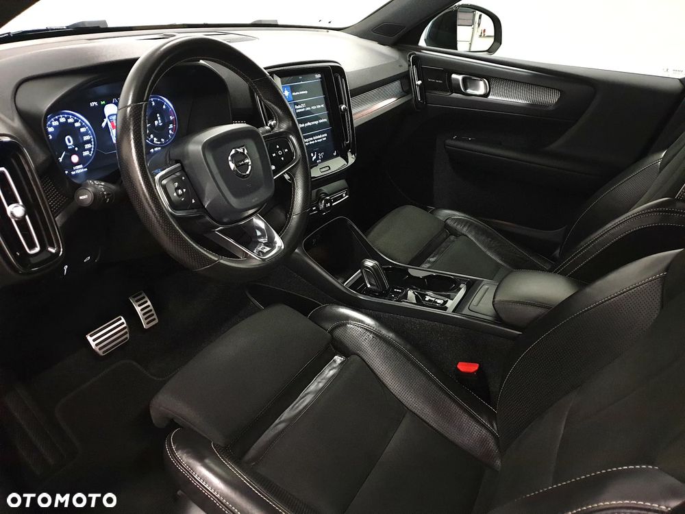 Volvo XC 40 D4 AWD R-Design - 9