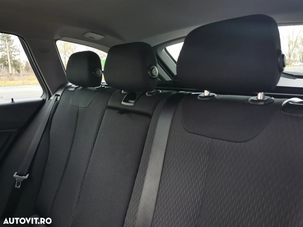BMW Seria 3 320d Sport-Aut. Blue Performance Sport Line - 13