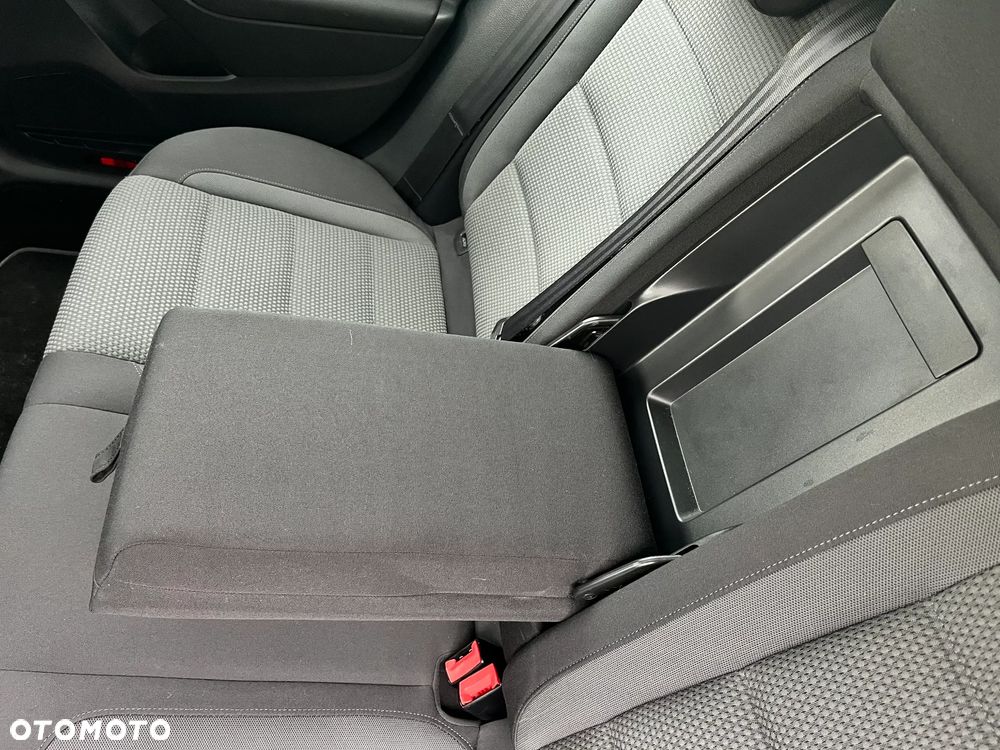 Volkswagen Golf 1.6 TDI DPF BlueMotion Technology Trendline - 16