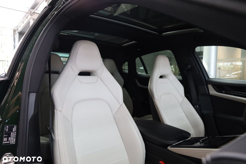 Porsche Panamera - 21
