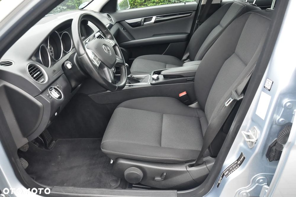 Mercedes-Benz Klasa C 200 CDI DPF (BlueEFFICIENCY) - 23