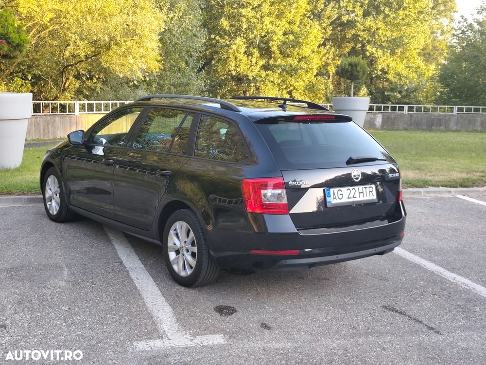 Skoda Octavia 1.6 TDI DSG Style - 4