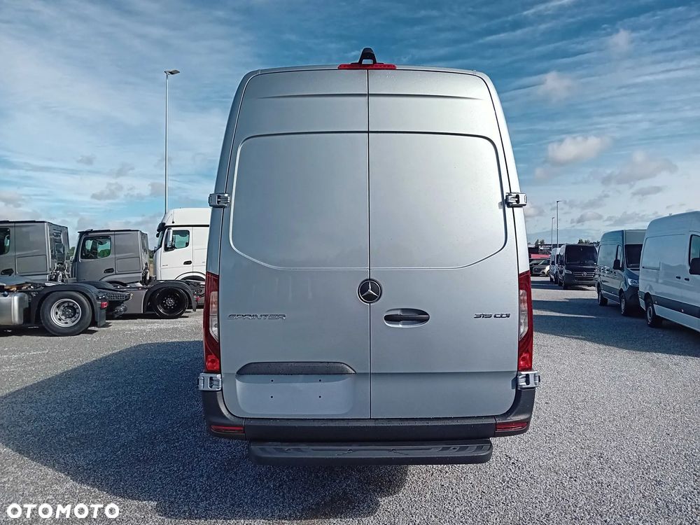 Mercedes-Benz Sprinter - 7