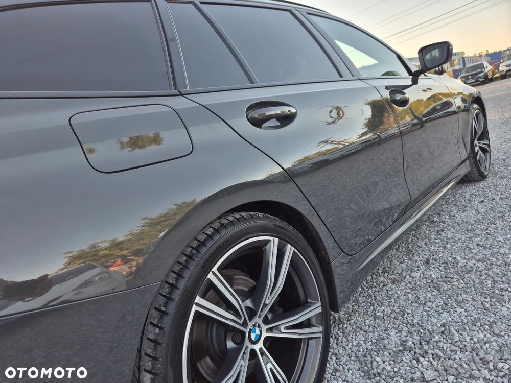 BMW Seria 3 320d Edition M Sport Shadow - 21