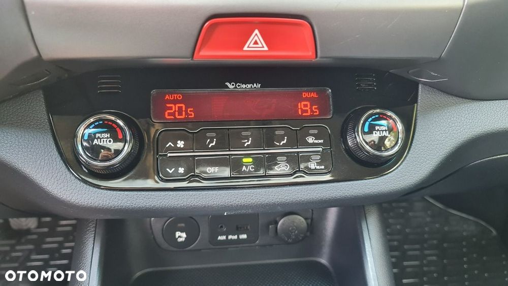 Kia Sportage 2.0 L 2WD - 23