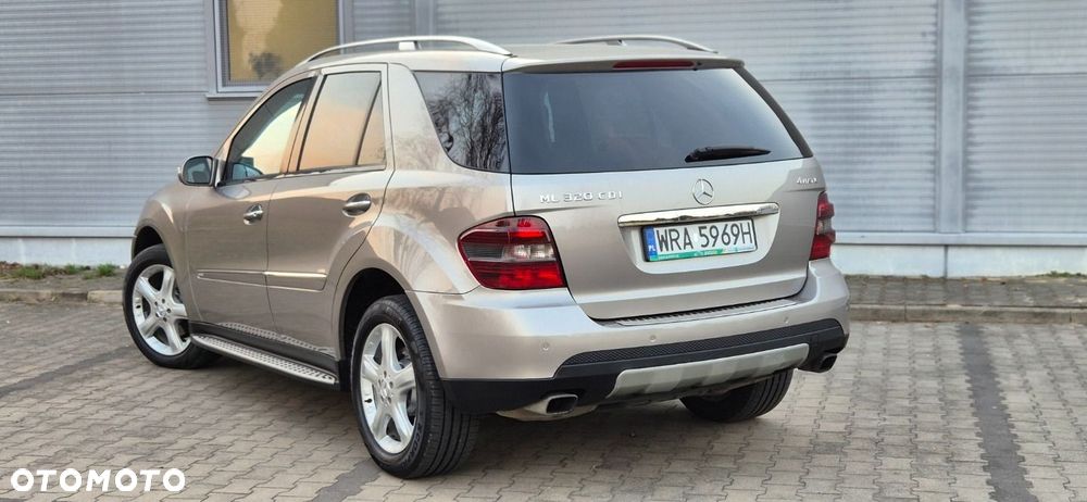 Mercedes-Benz ML 320 CDI 4Matic 7G-TRONIC Edition 10 - 22