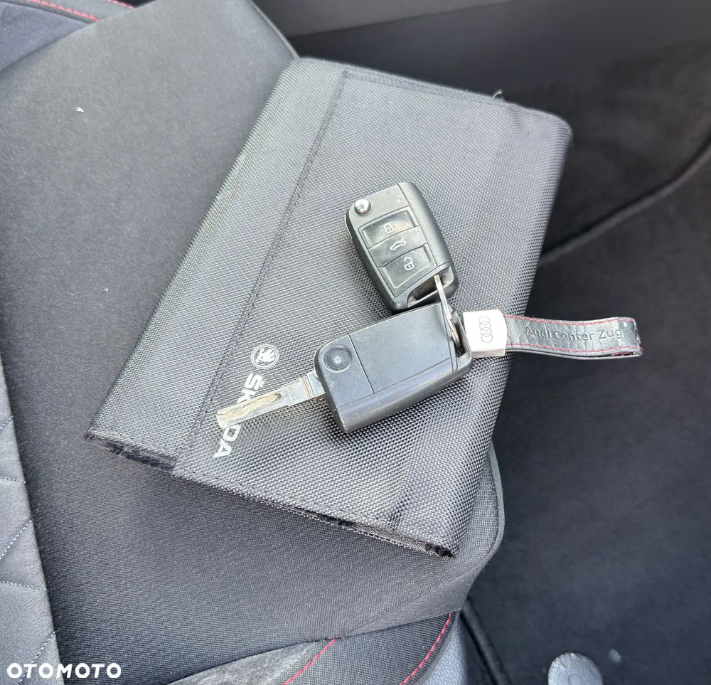 Skoda Octavia 2.0 TDI 4x4 DSG RS - 34