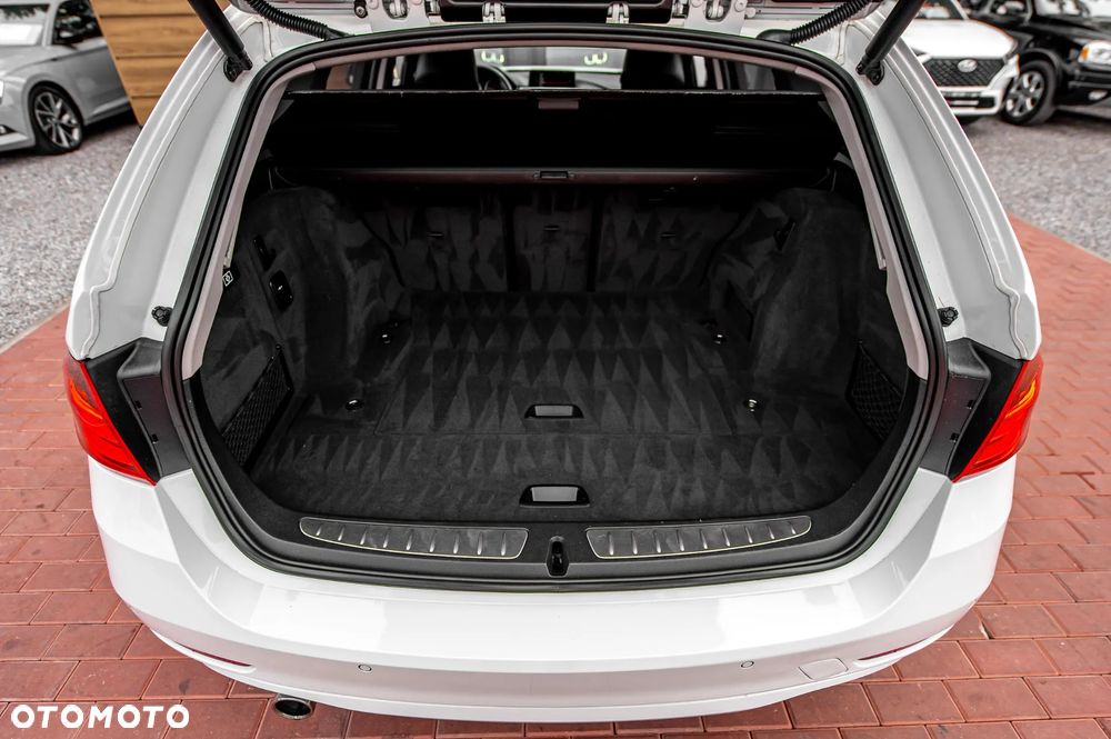 BMW Seria 3 320i Modern Line - 16