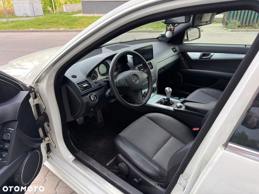 Mercedes-Benz Klasa C 220 CDI DPF Avantgarde - 10
