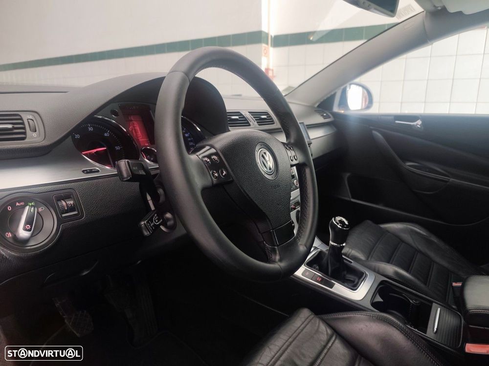 VW Passat Variant 2.0 TDI Highline - 19