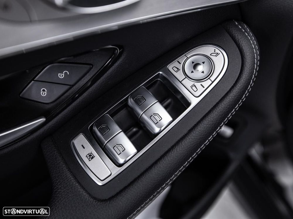 Mercedes-Benz GLC 300 de 4Matic 9G-TRONIC AMG Line — fotografia 16