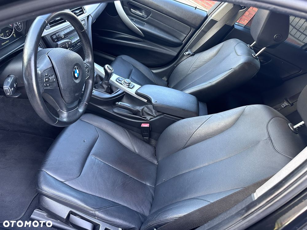 BMW Seria 3 318d DPF Edition Exclusive - 14