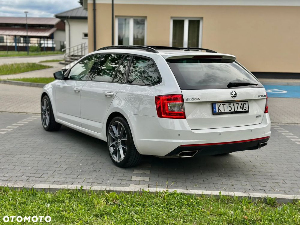 Skoda Octavia 2.0 TDI DSG RS - 10