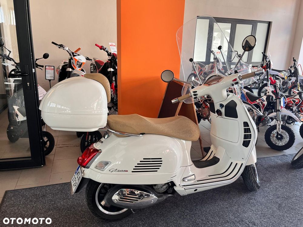 Piaggio Vespa - 3