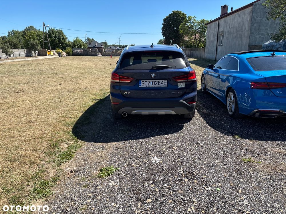 BMW X1 sDrive16d - 11