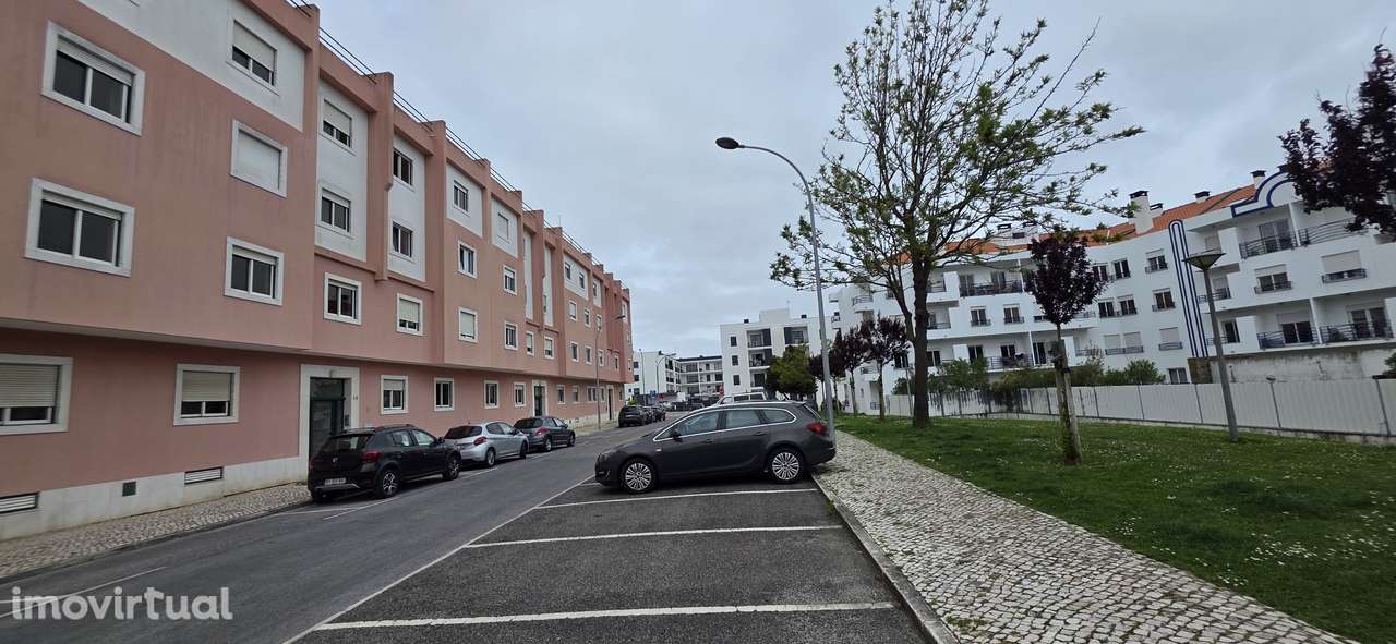 Espetacular T2 em Oeiras a 800 metros a pé da praia e com garagem box - Grande imagem: 2/17