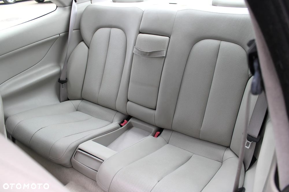 Mercedes-Benz CLK - 21