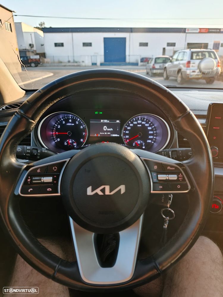 Kia XCeed — fotografia 17