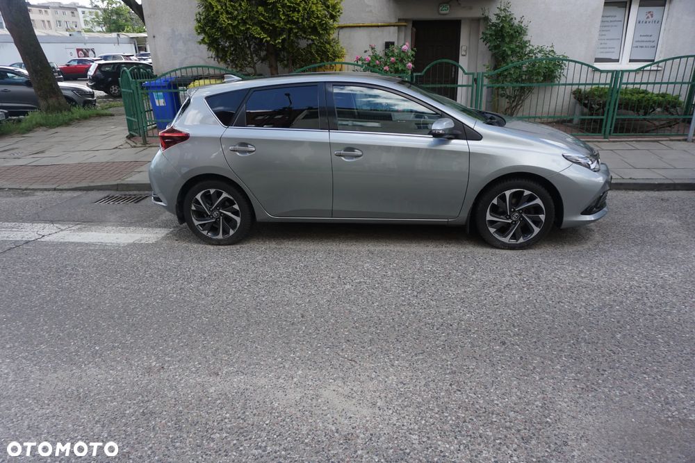 Toyota Auris 1.6 Comfort - 1