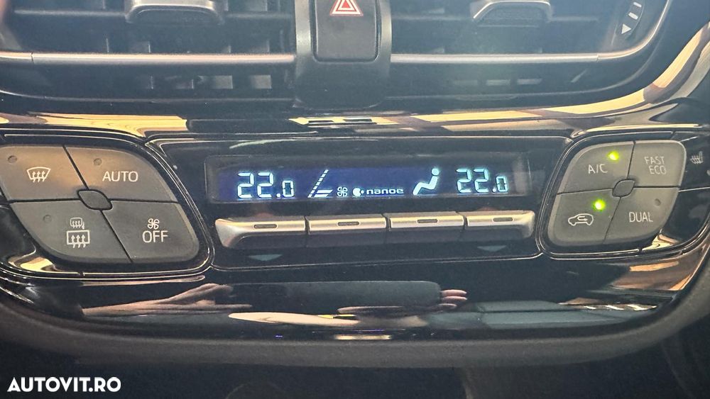 Toyota C-HR - 11