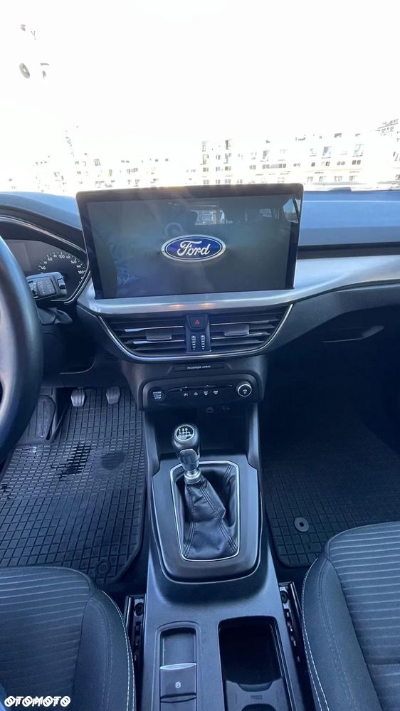 Ford Focus 1.0 EcoBoost Titanium X - 27