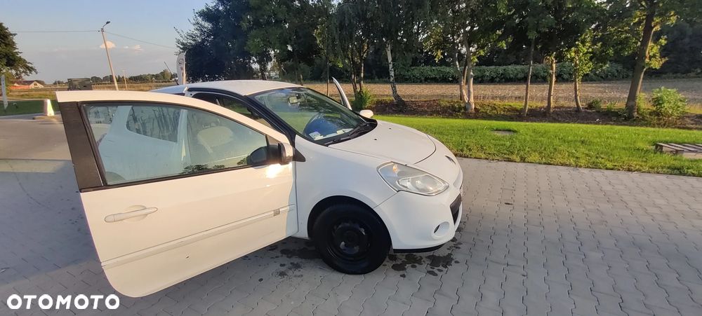 Renault Clio 1.5 dCi Alize - 10