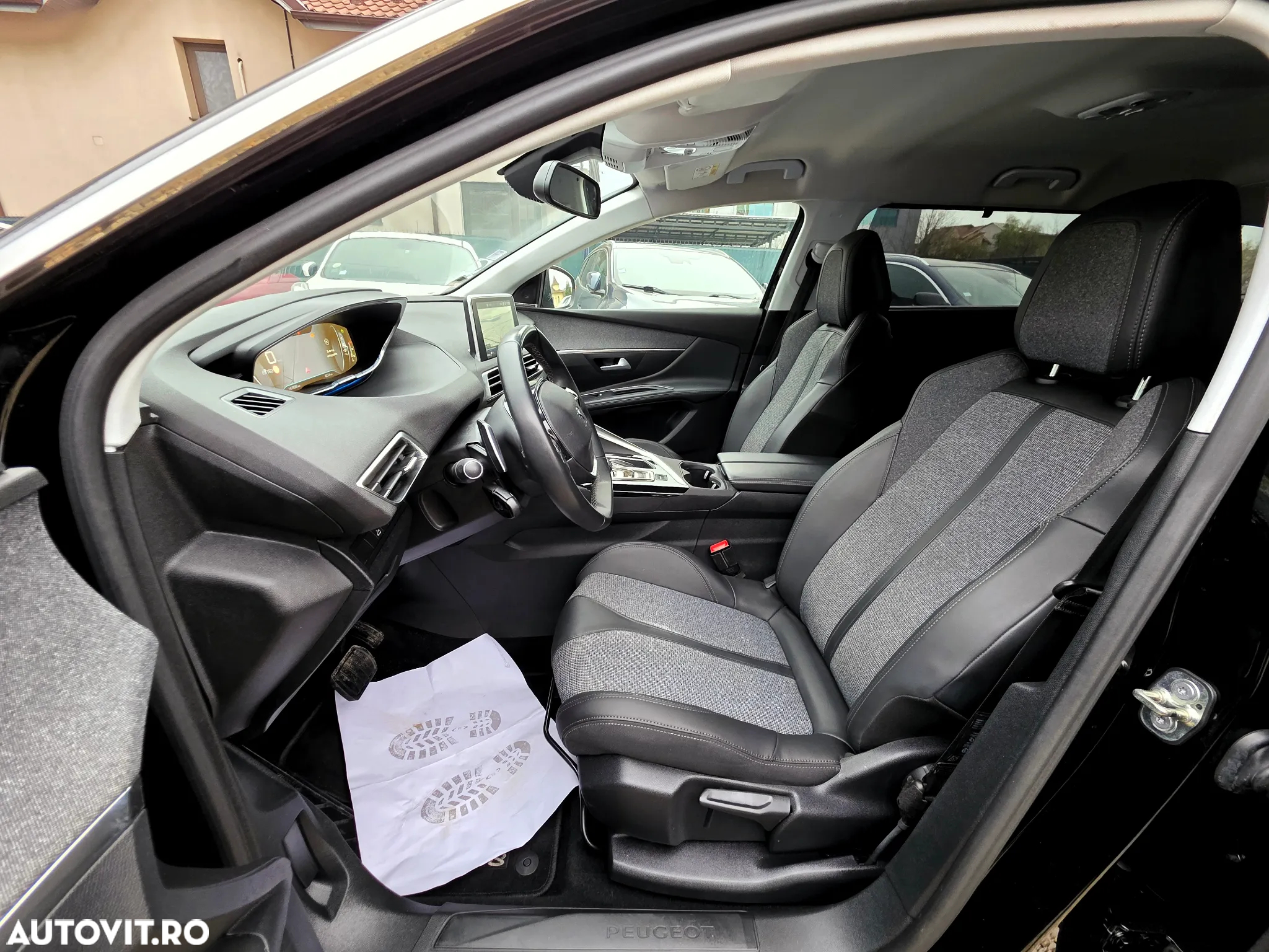 Peugeot 5008 2.0L BlueHDI EAT8 S&S GT Pack - 28