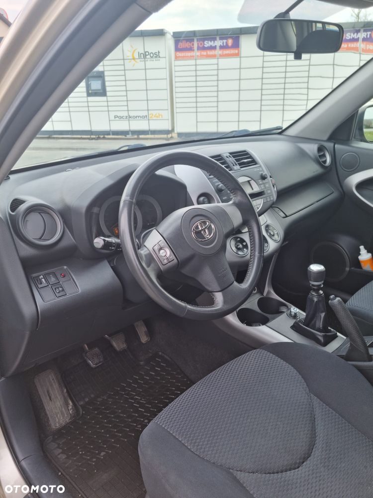 Toyota RAV4 2.2 D-4D Sol - 12