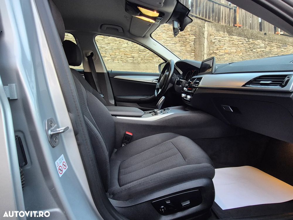 BMW Seria 5 520i AT - 6