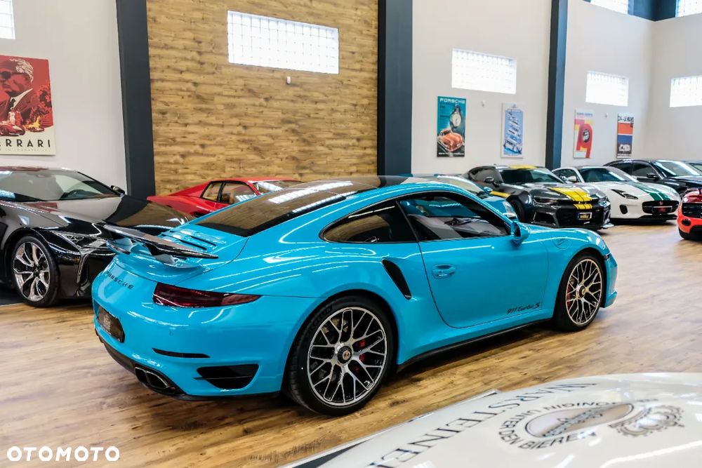 Porsche 911 Turbo S - 4