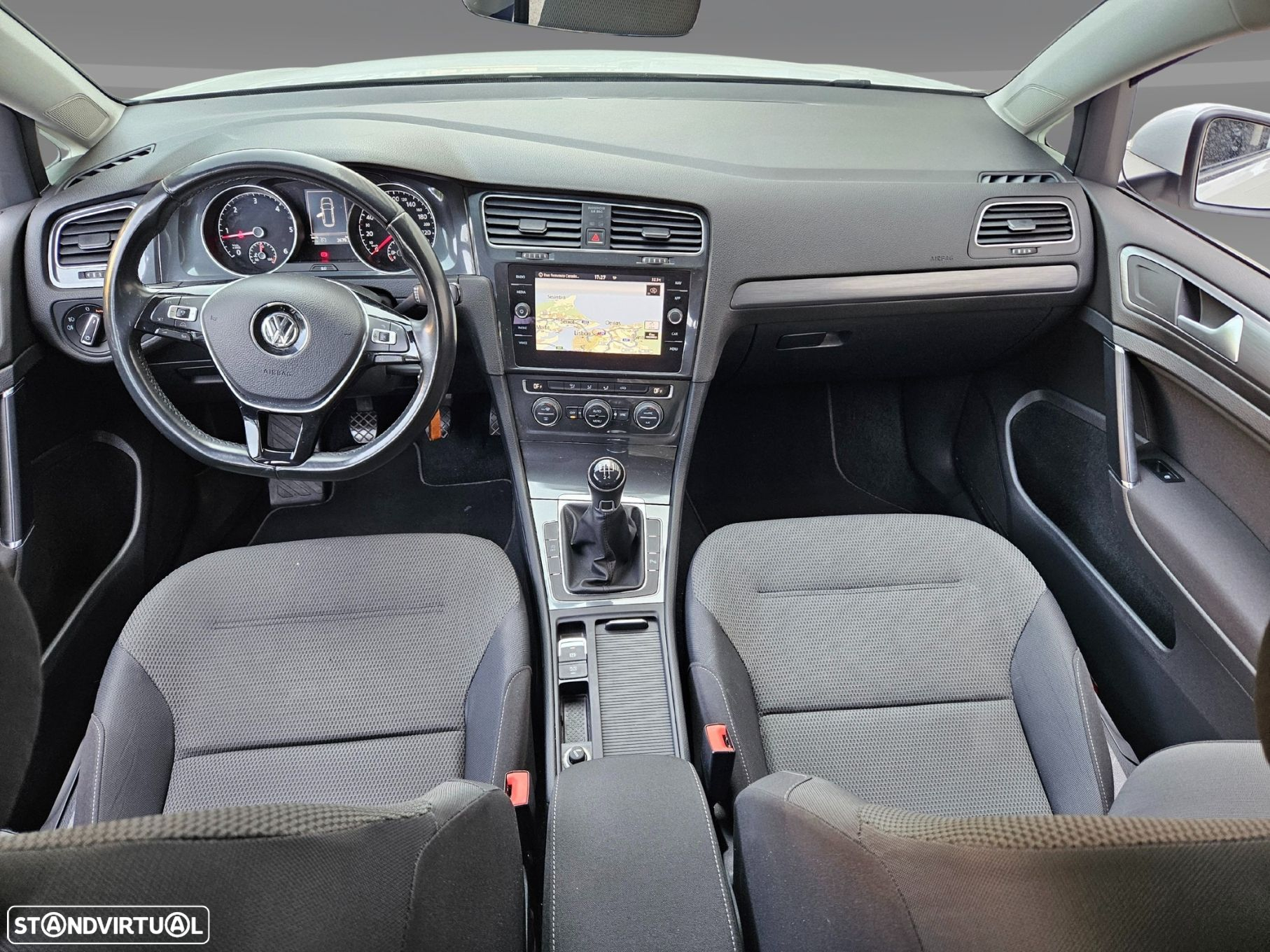 VW Golf Variant 1.6 TDi Confortline - 23