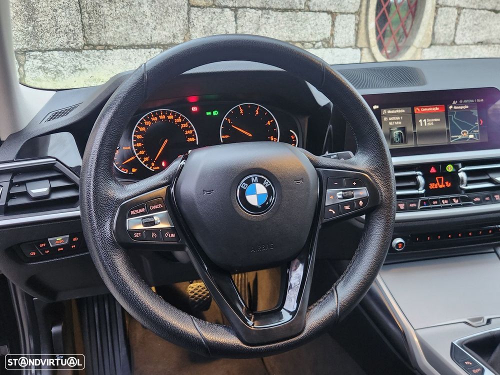 BMW 318 d Touring - 15