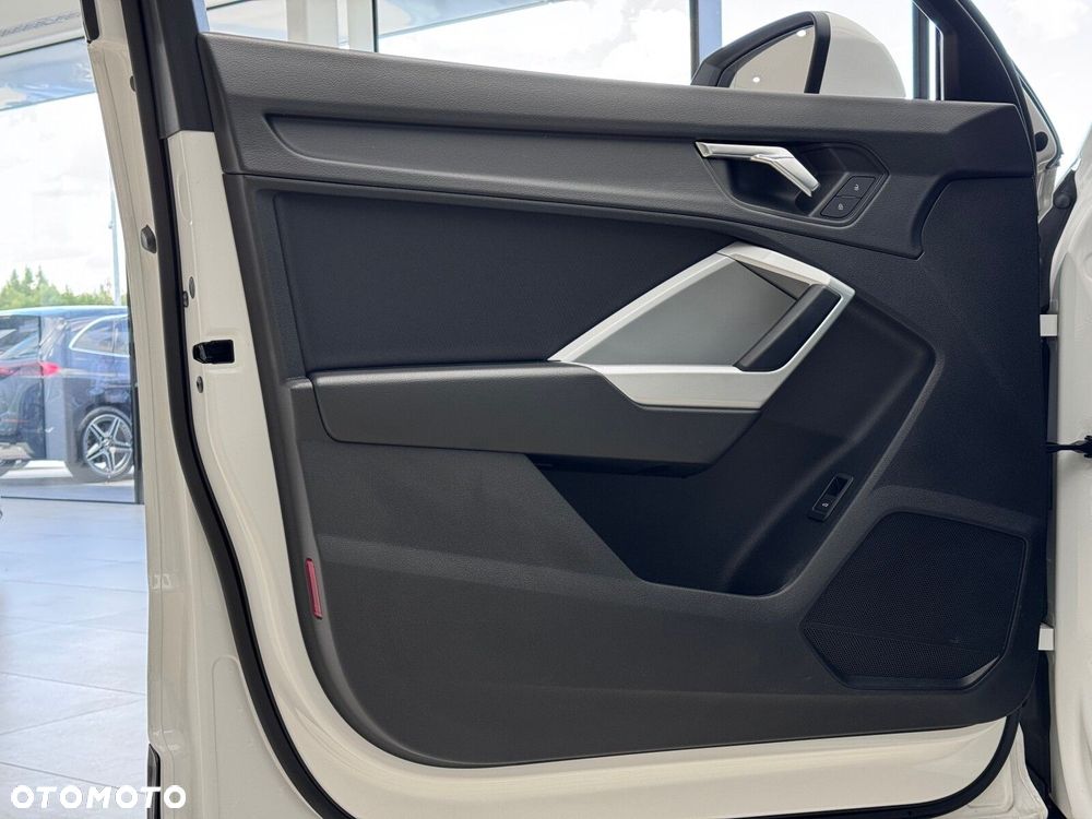 Audi Q3 Sportback - 12