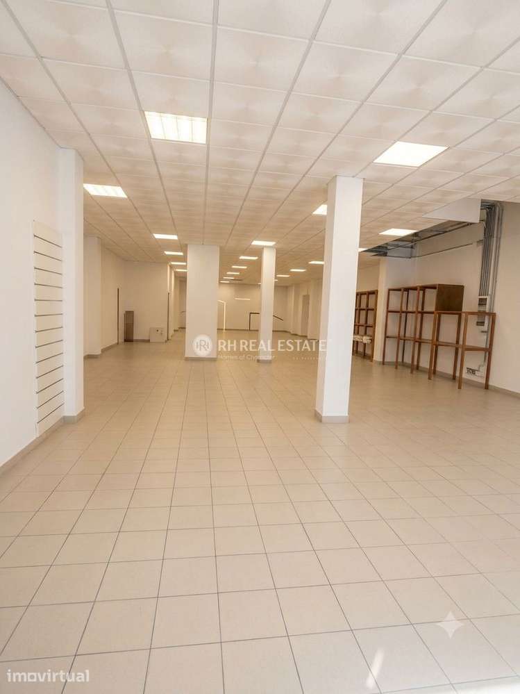 Arrendamento Espaço Comercial na Rua Rancho das Cantarinhas, Nº70 - Grande imagem: 4/6