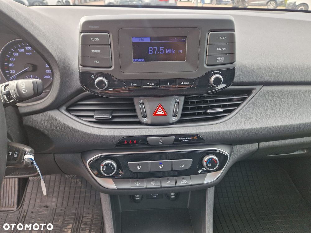 Hyundai i30 1.5 DPI Modern - 13