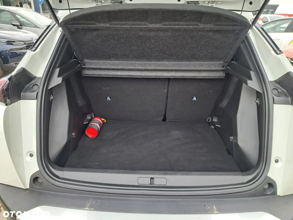 Peugeot 2008 1.2 Pure Tech GPF Allure S&S - 12