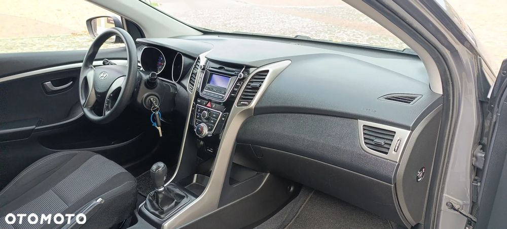Hyundai i30 1.4 Trend - 12