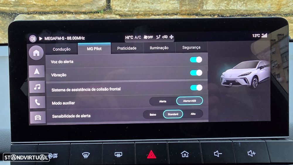 MG MG4 64 kWh Luxury - 25