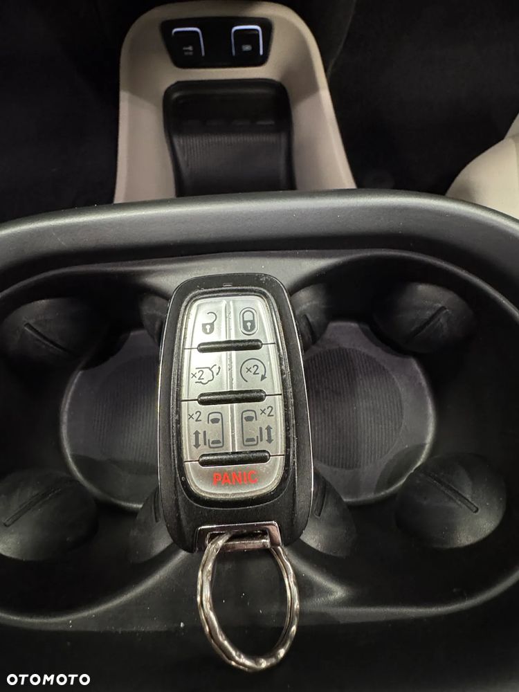 Chrysler Pacifica - 27