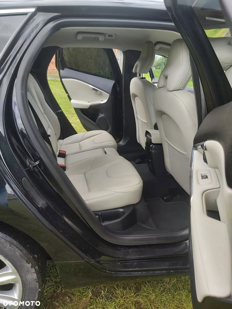 Volvo V40 D2 Summum - 32