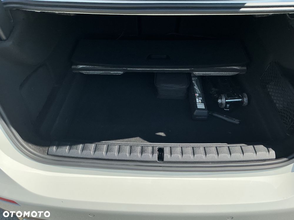 BMW Seria 2 216d - 17