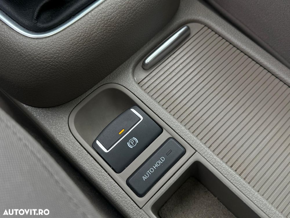 Volkswagen Tiguan - 11