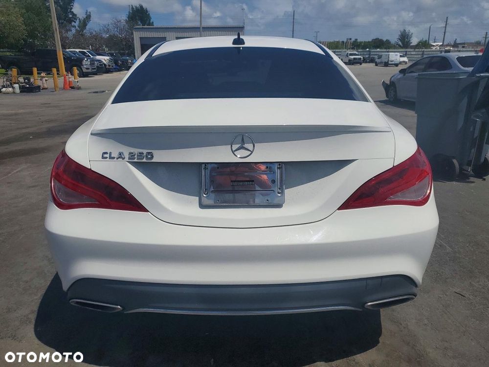 Mercedes-Benz CLA - 6