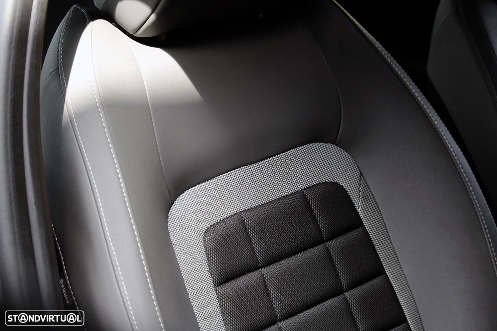 Citroën C4 X 1.2 Hybrid Plus e-DSC6 - 15
