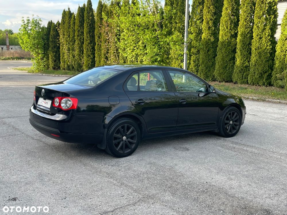 Volkswagen Jetta 1.4 TSI Highline Optimum - 31
